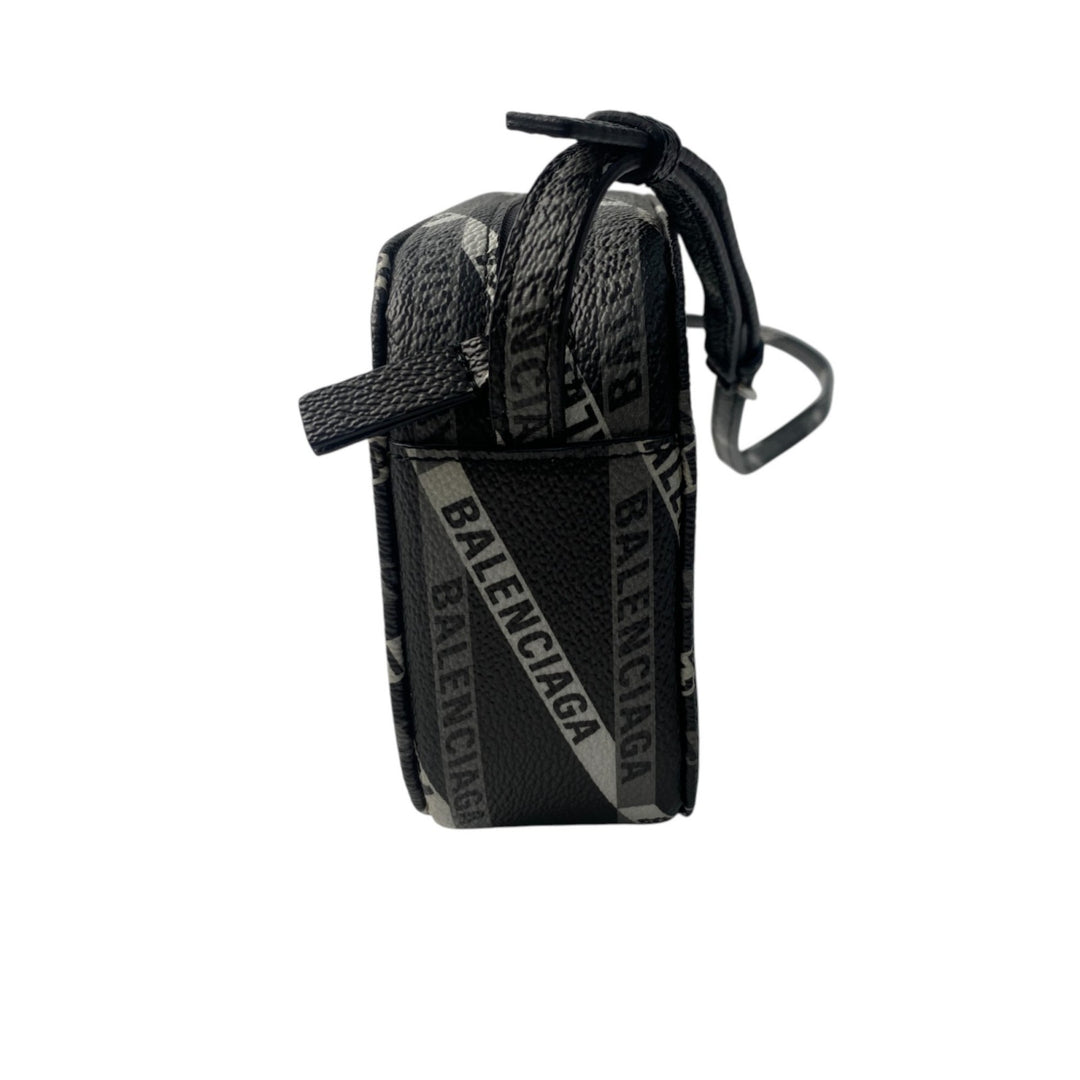 バレンシアガ BALENCIAGA レディース エブリディ カメラバッグ XS ミニ ショルダーバッグ 斜めがけ クロスボディ