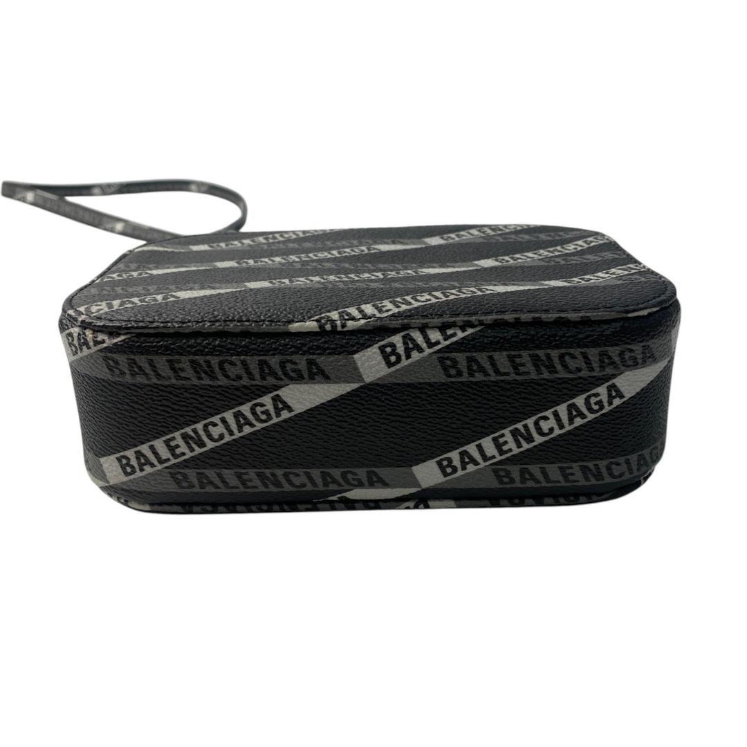 バレンシアガ BALENCIAGA レディース エブリディ カメラバッグ XS ミニ ショルダーバッグ 斜めがけ クロスボディ