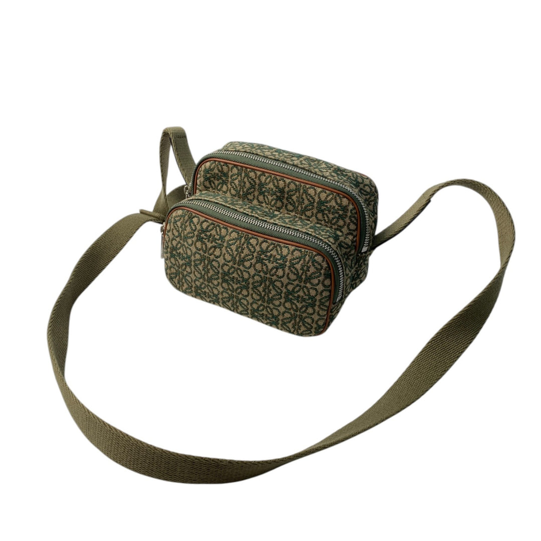 ロエベ LOEWE レディース アナグラム カメラバック ミニ グリーン ショルダーバッグ 272211 斜めがけ クロスボディ