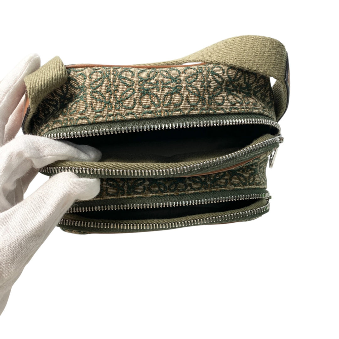 ロエベ LOEWE レディース アナグラム カメラバック ミニ グリーン ショルダーバッグ 272211 斜めがけ クロスボディ