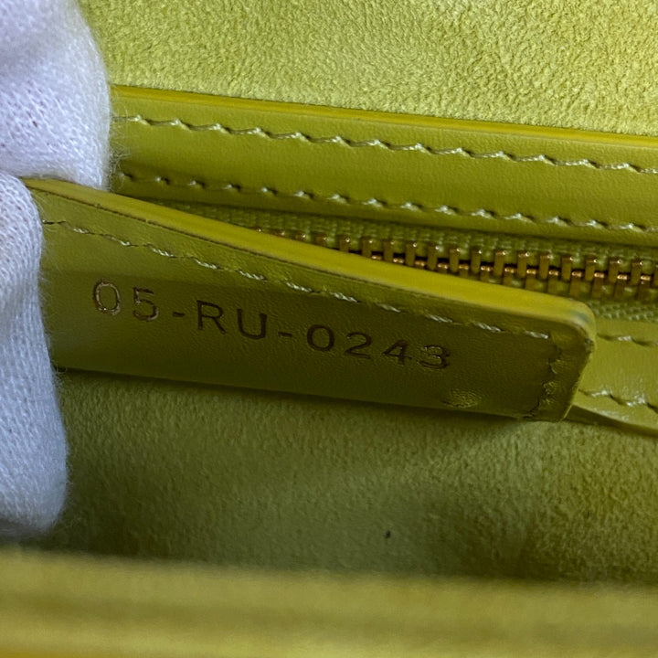 未使用 DIOR デイオール レディース CDシグネチャー ライム カーフスキン チェーンショルダーバッグ M9280UZWS 05-RU-0243 斜めがけ クロスボディ