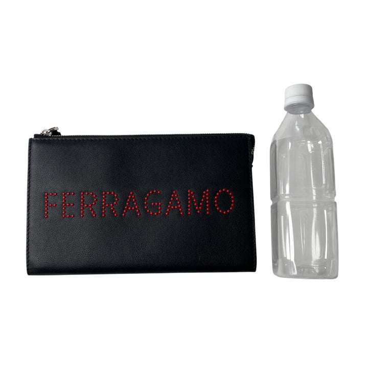 美品 フェラガモ FERRAGAMO レディース クラッチバッグ ロゴスタッズ 24-A121