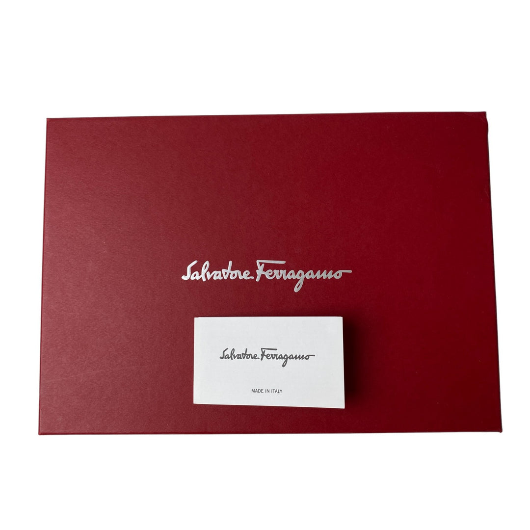 美品 フェラガモ FERRAGAMO レディース クラッチバッグ ロゴスタッズ 24-A121