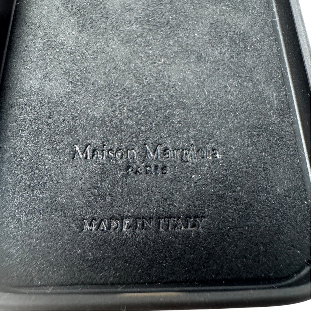 メゾンマルジェラ Maison Margiela スマホケース iPhoneケース チェーンストラップ iPhone14Pro SA1VZ0023 レディース