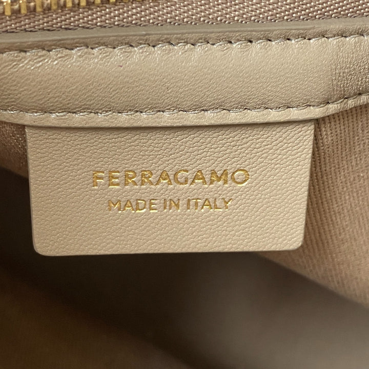 美品 フェラガモ Ferragamo レディース ロゴ ファブリック トートバッグ キャンバス