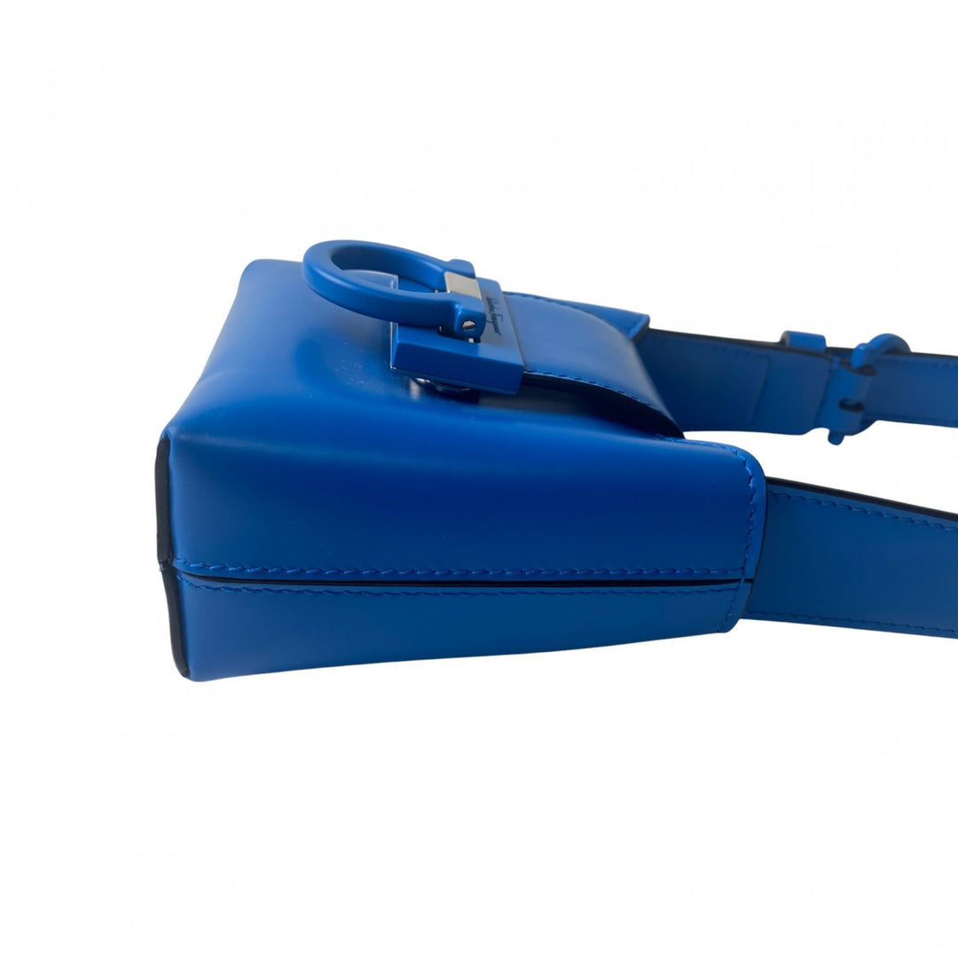 未使用 フェラガモ Ferragamo レディース ミニハンドバッグ ガンチーニ