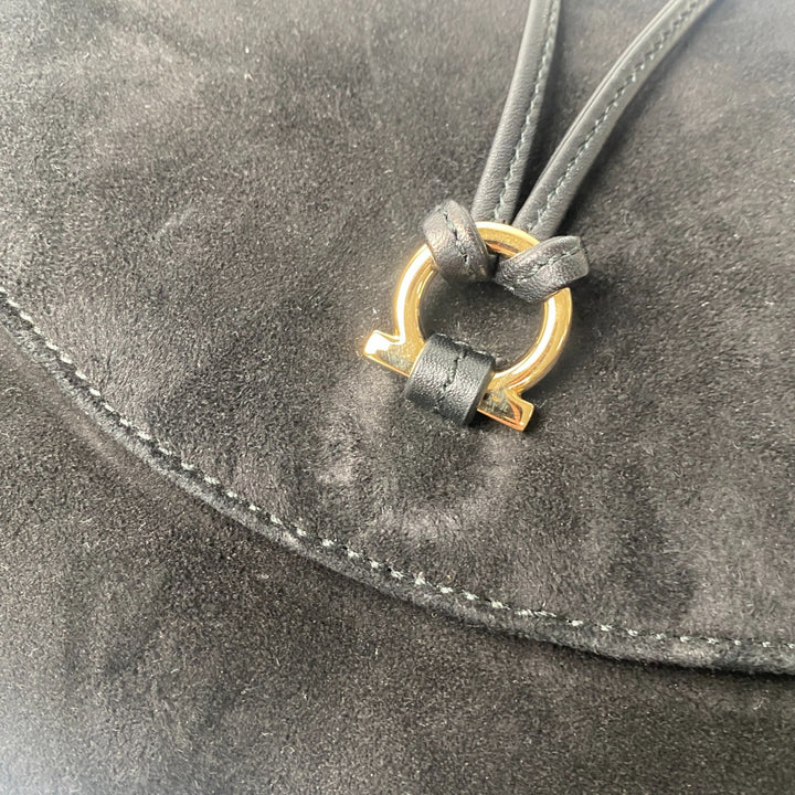 美品 サルヴァトーレフェラガモ Ferragamo レディース ショルダーバッグ 斜めがけ クロスボディ