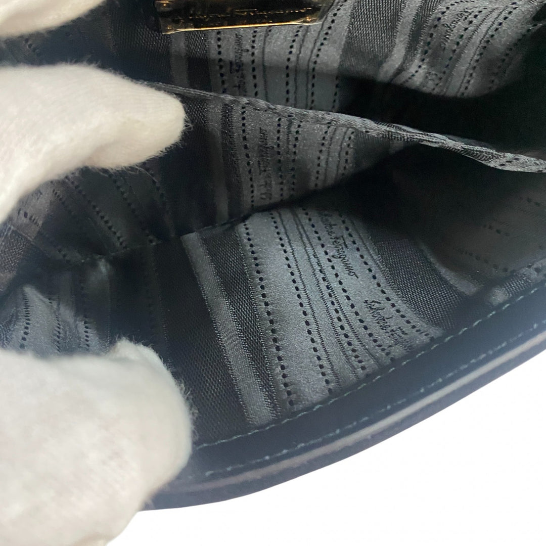 美品 サルヴァトーレフェラガモ Ferragamo レディース ショルダーバッグ 斜めがけ クロスボディ