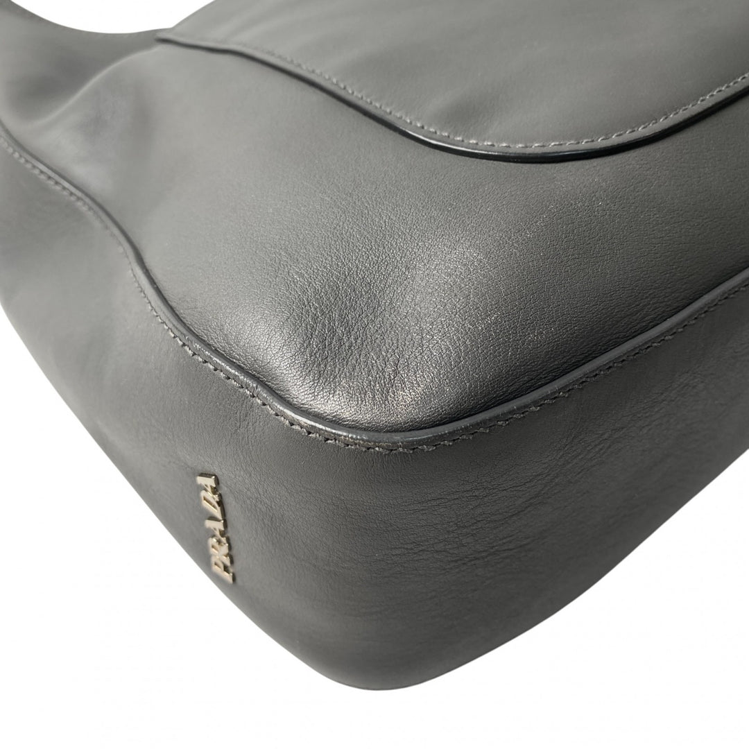 美品 プラダ PRADA レディース レザー ワンショルダーバッグ 肩がけ