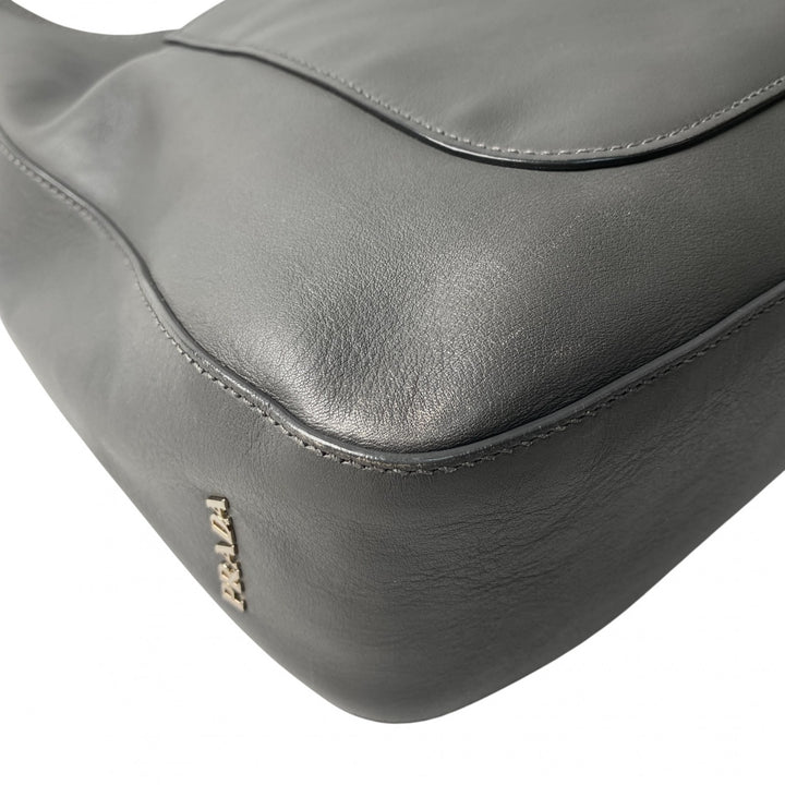 美品 プラダ PRADA レディース レザー ワンショルダーバッグ 肩がけ