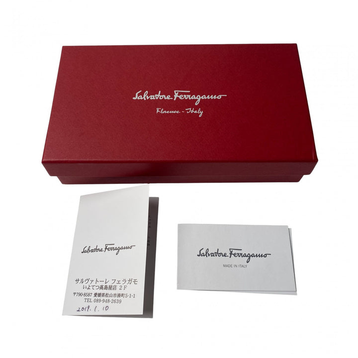 未使用 サルヴァトーレフェラガモ Salvatore Ferragamo 長財布 パスケース付き