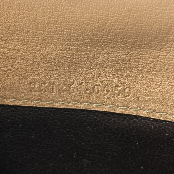 美品 グッチ GUCCI レディース GGキャンバス ハート 長財布