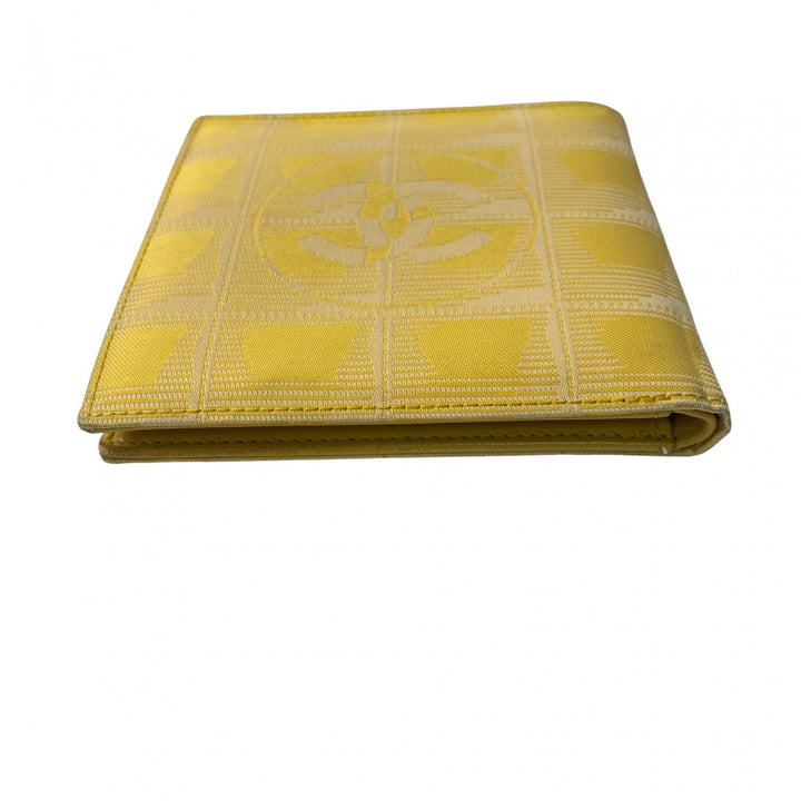 シャネル CHANEL レディース ニュートラベルライン ココマーク 二つ折り財布