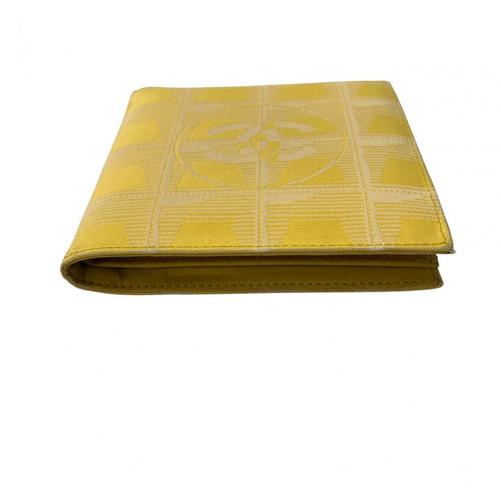 シャネル CHANEL レディース ニュートラベルライン ココマーク 二つ折り財布