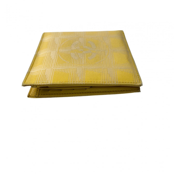 シャネル CHANEL レディース ニュートラベルライン ココマーク 二つ折り財布