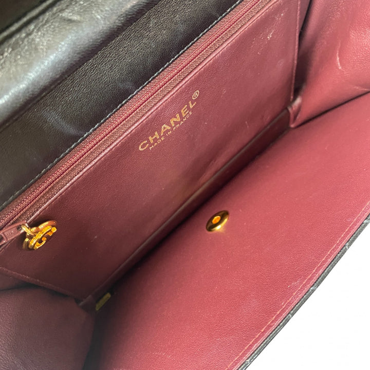 美品 シャネル CHANEL レディース マトラッセ ターンロック チェーンショルダーバッグ 7番台 斜めがけ クロスボディ