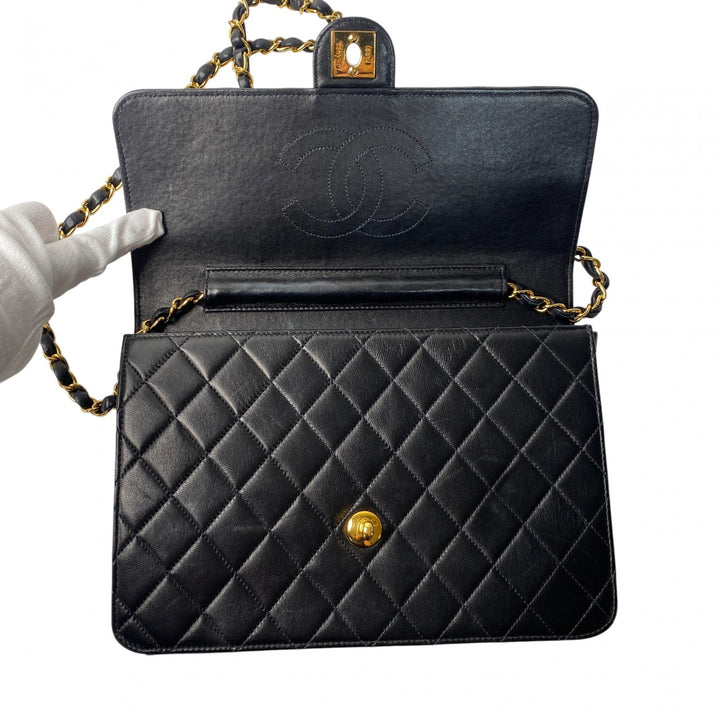 美品 シャネル CHANEL レディース マトラッセ ターンロック チェーンショルダーバッグ 7番台 斜めがけ クロスボディ