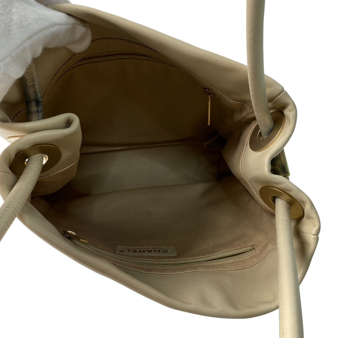 シャネル CHANEL レディース カメリア トートバッグ ラムスキン 7番 肩がけ