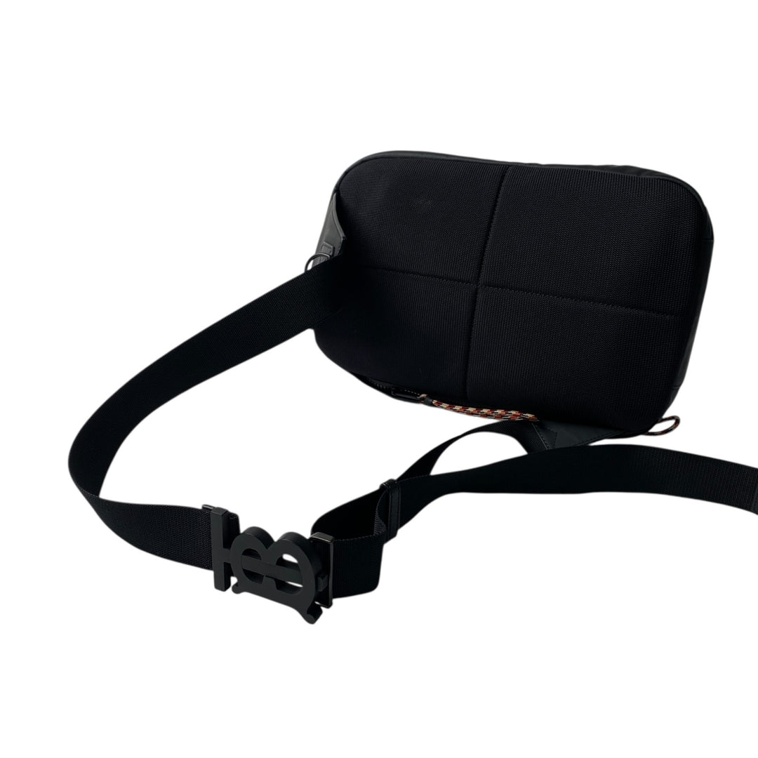 美品 バーバリー Burberry レディース ボディバッグ ナイロン 斜めがけ クロスボディ