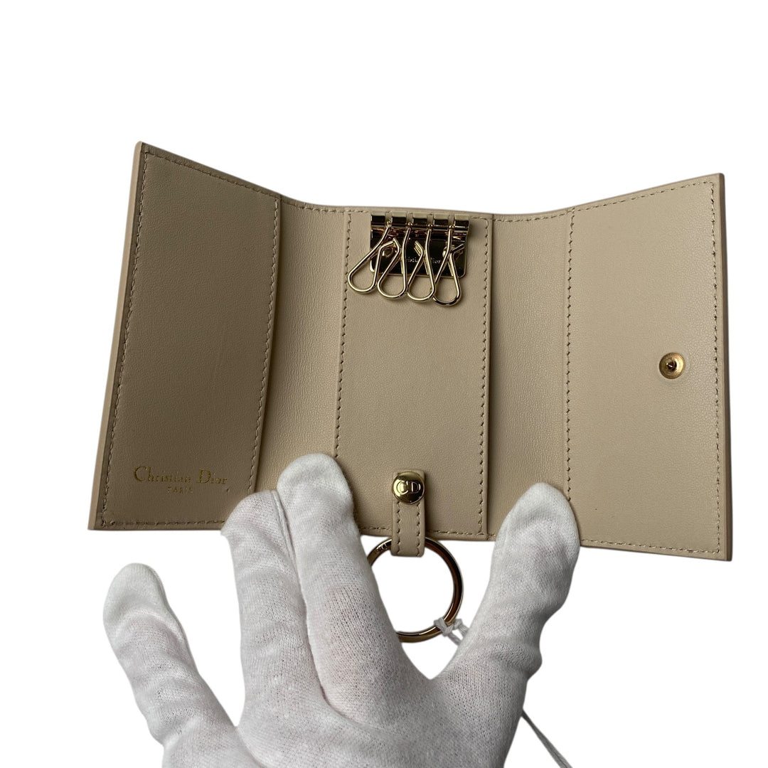 新品 ディオール DIOR レディース 30モンテーニュ アベニュー 4連 キーケース S21960BPZ_M52U/44-MA-0253