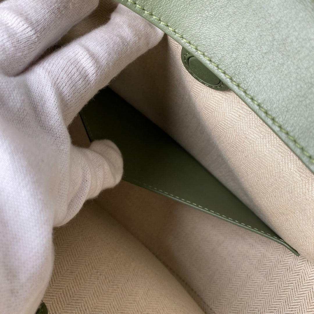 未使用 ロエベ LOEWE レディース ルナ アナグラム ショルダーバッグ