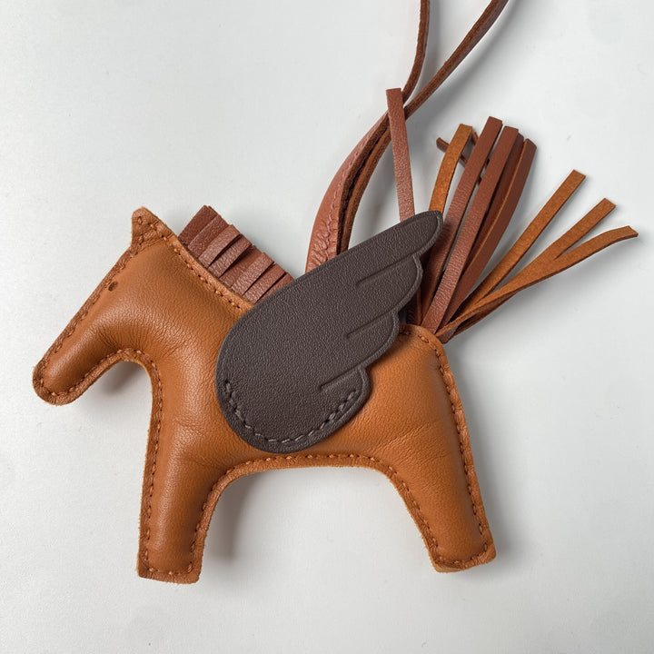 未使用 エルメス HERMES レディース ロデオ ペガサスPM バッグ チャーム W刻印 パンデピス×シエンヌ×モカ