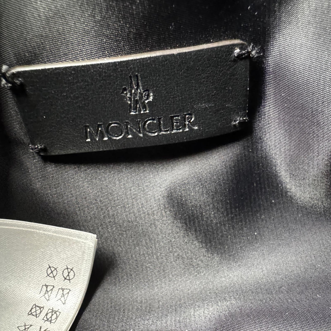 美品 モンクレール MONCLER スプレッドホーボー スモール ショルダーバック レディース