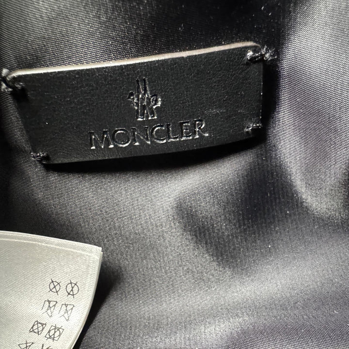 美品 モンクレール MONCLER スプレッドホーボー スモール ショルダーバック レディース