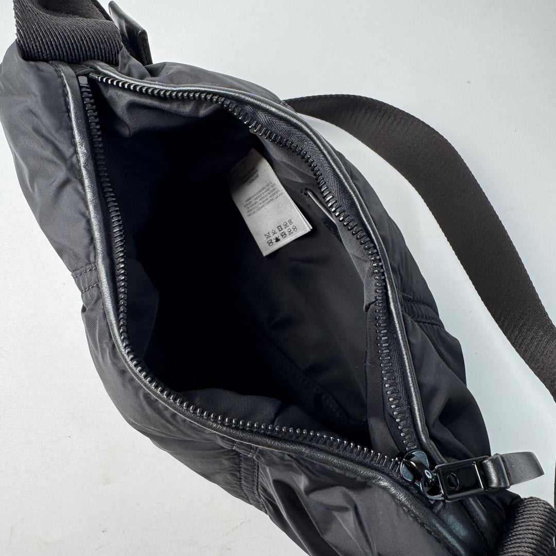 美品 モンクレール MONCLER スプレッドホーボー スモール ショルダーバック レディース