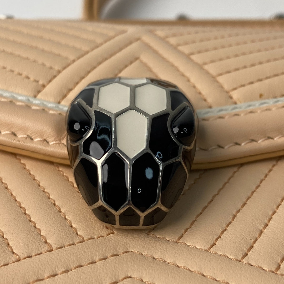 美品 ブルガリ BVLGARI レディース セルペンティ チェーン ショルダーバッグ ハンドバッグ 2way 斜めがけ クロスボディ