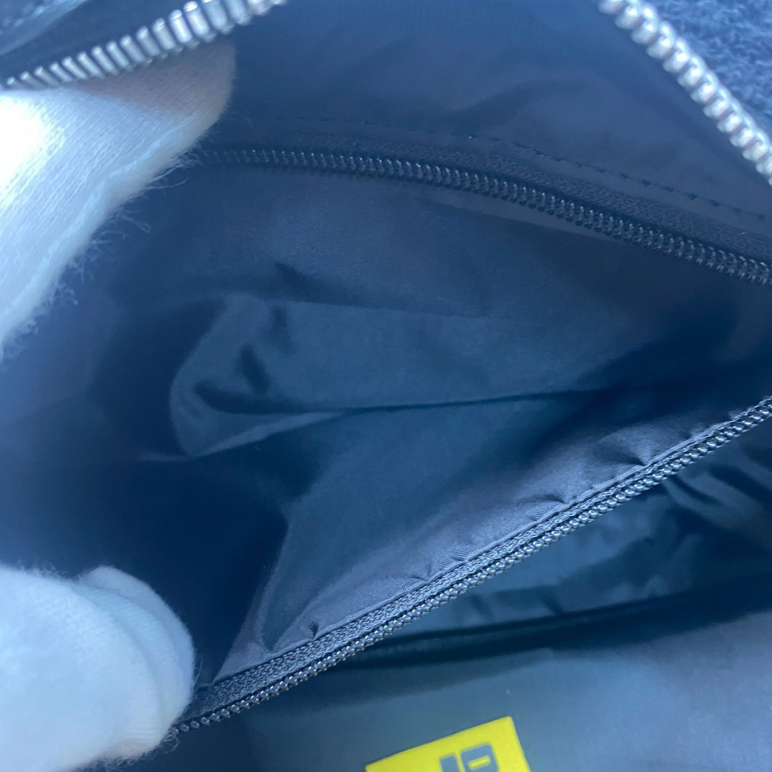 美品 オニツカタイガー ONITSUKA TIGER メンズ ショルダーバッグ 斜めがけ クロスボディ