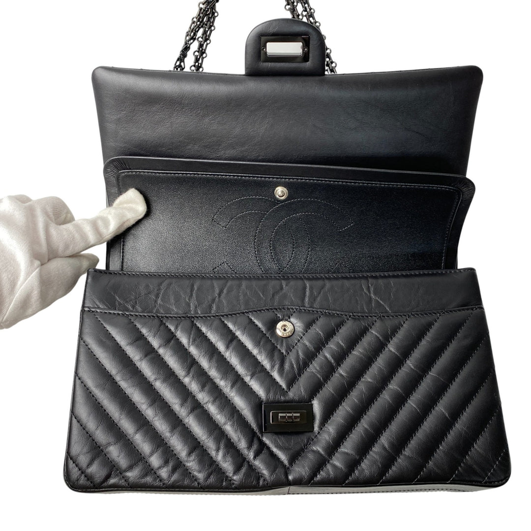 美品 シャネル CHANEL レディース ソーブラック シェブロン 2.55 Wフラップ チェーン ショルダーバッグ 斜めがけ クロスボディ