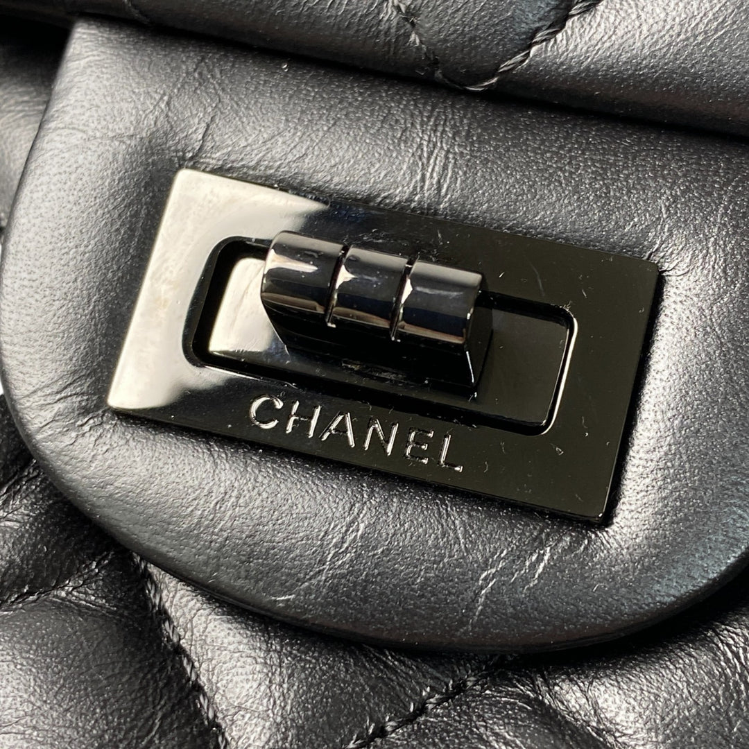 美品 シャネル CHANEL レディース ソーブラック シェブロン 2.55 Wフラップ チェーン ショルダーバッグ 斜めがけ クロスボディ