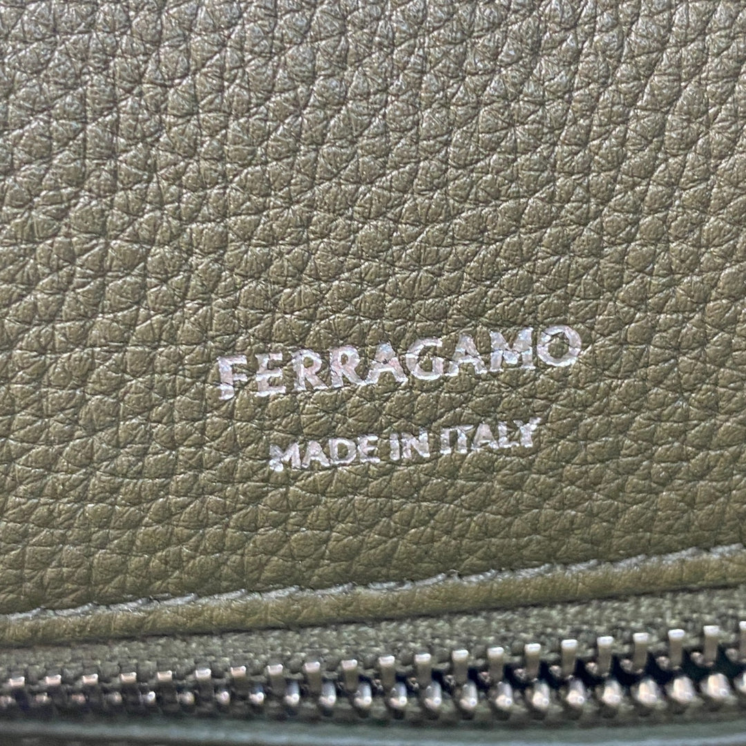 美品 フェラガモ Ferragamo フィアマ Fiamma ショルダーバッグ 斜めがけ クロスボディ メンズ