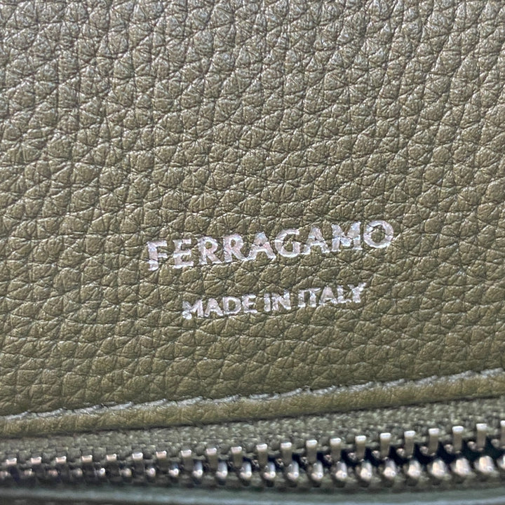 美品 フェラガモ Ferragamo フィアマ Fiamma ショルダーバッグ 斜めがけ クロスボディ メンズ