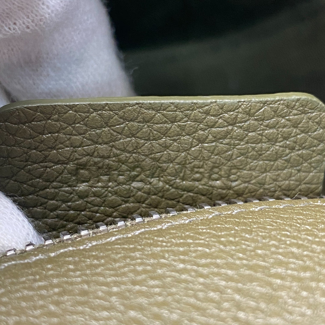 美品 フェラガモ Ferragamo フィアマ Fiamma ショルダーバッグ 斜めがけ クロスボディ メンズ