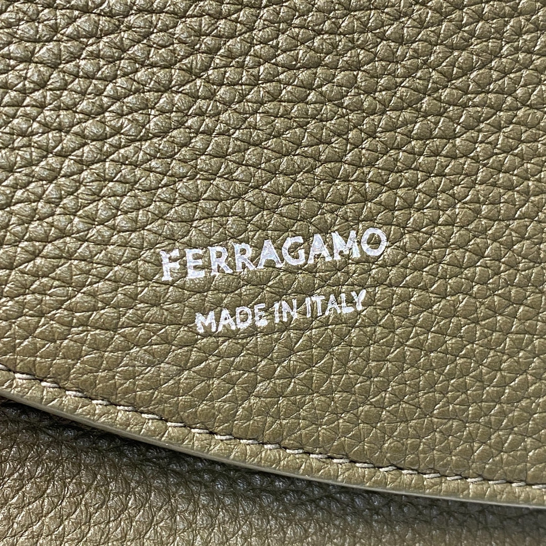 美品 フェラガモ Ferragamo フィアマ Fiamma ショルダーバッグ 斜めがけ クロスボディ メンズ