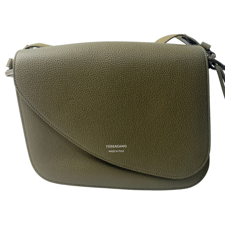 美品 フェラガモ Ferragamo フィアマ Fiamma ショルダーバッグ 斜めがけ クロスボディ メンズ