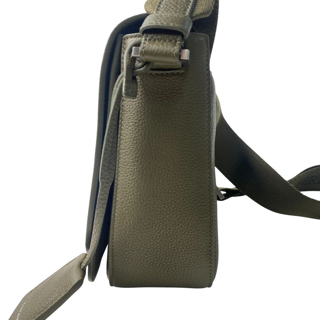 美品 フェラガモ Ferragamo フィアマ Fiamma ショルダーバッグ 斜めがけ クロスボディ メンズ