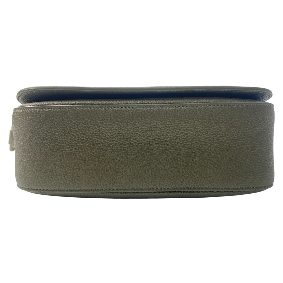 美品 フェラガモ Ferragamo フィアマ Fiamma ショルダーバッグ 斜めがけ クロスボディ メンズ