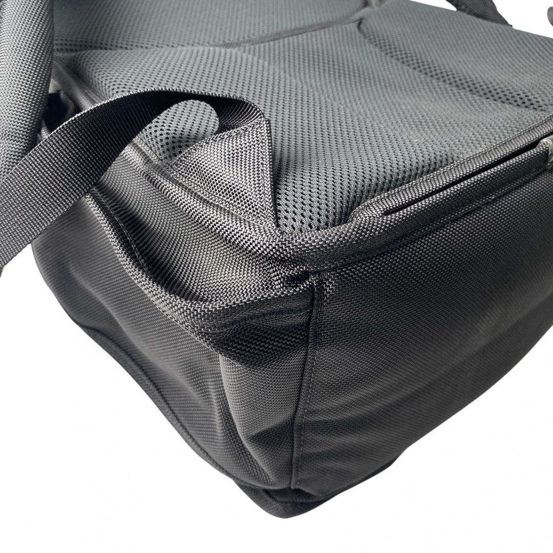 美品 トゥミ TUMI リュック バックパック PC収納 メンズ