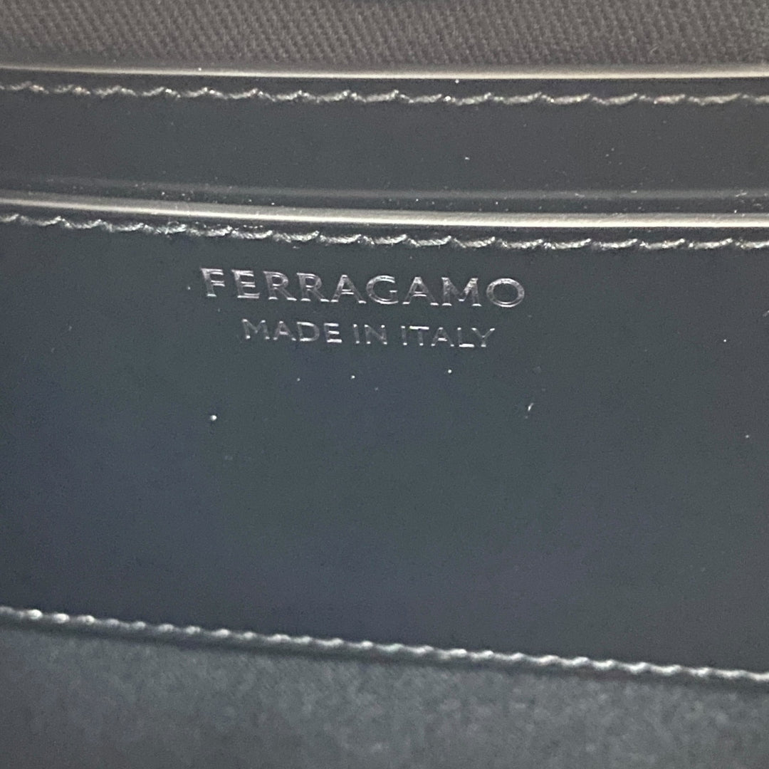 美品 フェラガモ Ferragamo レディース カットアウト ワンショルダーバッグ