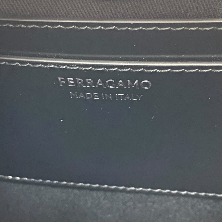 美品 フェラガモ Ferragamo レディース カットアウト ワンショルダーバッグ