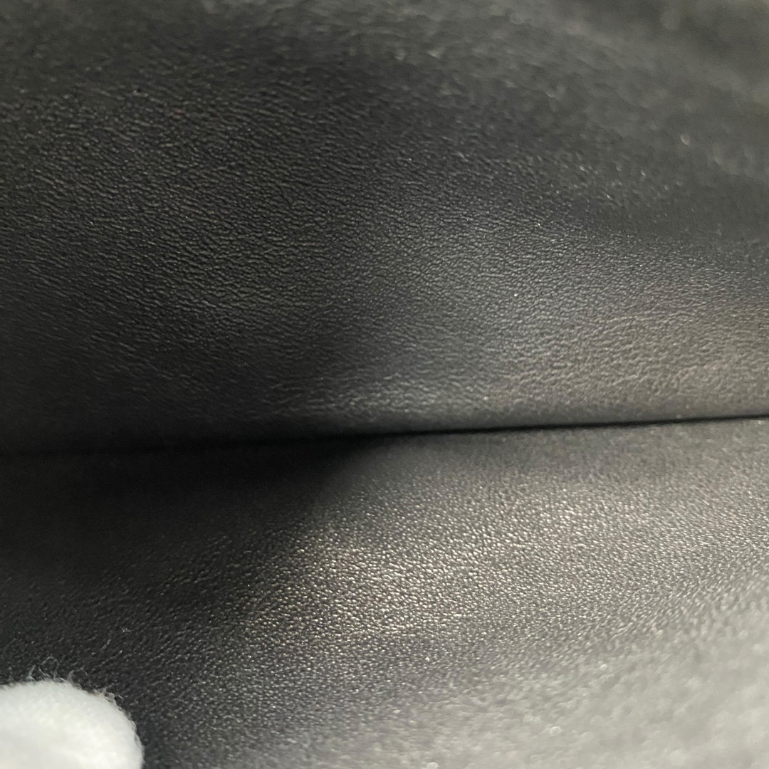 サルヴァトーレフェラガモ Salvatore Ferragamo レディース ショルダーバッグ 斜めがけ クロスボディ 黒