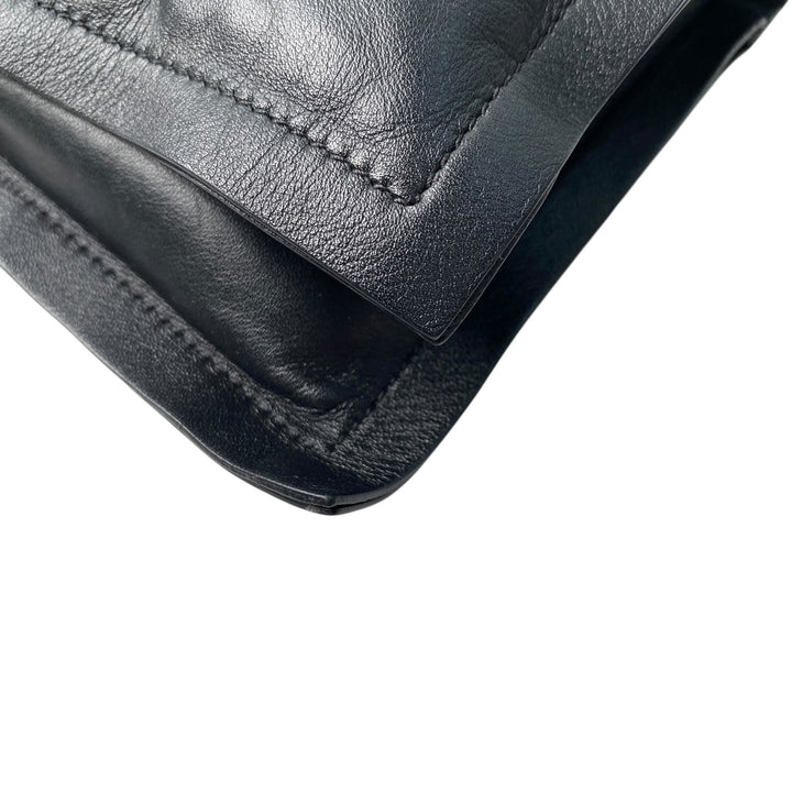 サルヴァトーレフェラガモ Salvatore Ferragamo レディース ショルダーバッグ 斜めがけ クロスボディ 黒