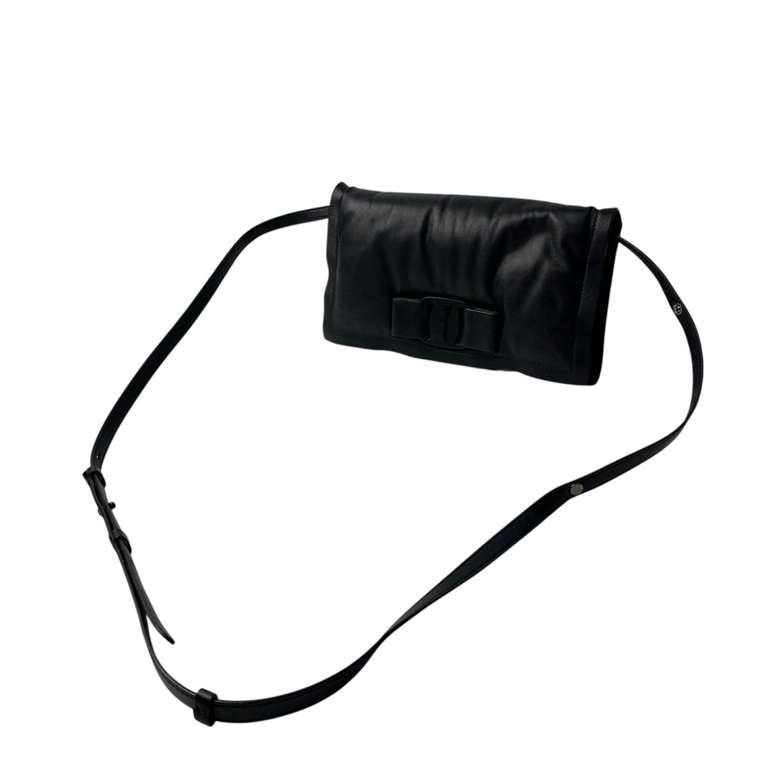 サルヴァトーレフェラガモ Salvatore Ferragamo レディース ショルダーバッグ 斜めがけ クロスボディ 黒