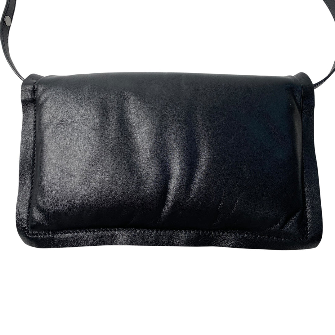 サルヴァトーレフェラガモ Salvatore Ferragamo レディース ショルダーバッグ 斜めがけ クロスボディ 黒