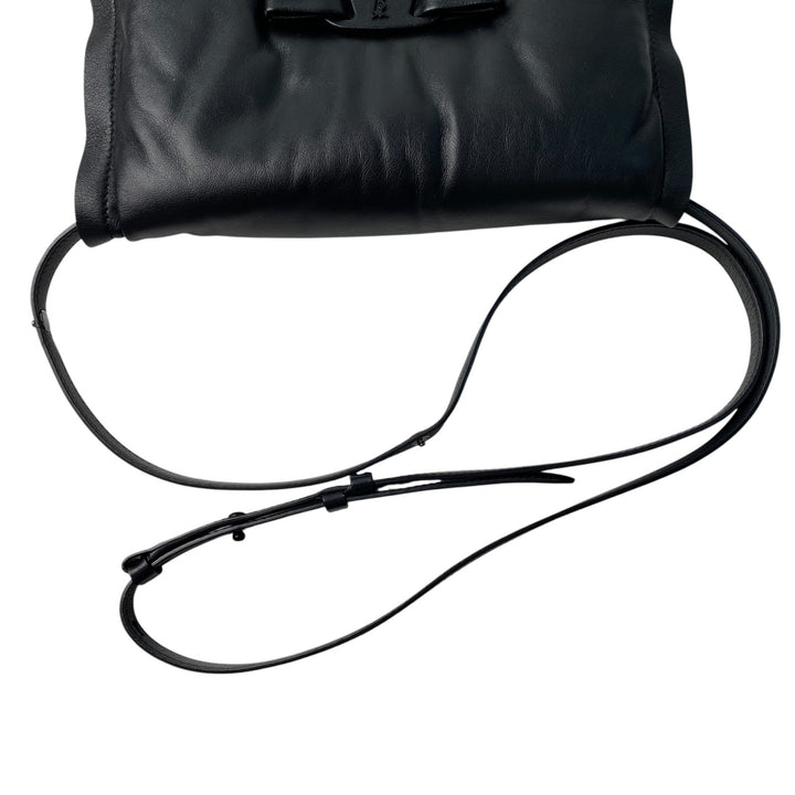 サルヴァトーレフェラガモ Salvatore Ferragamo レディース ショルダーバッグ 斜めがけ クロスボディ 黒