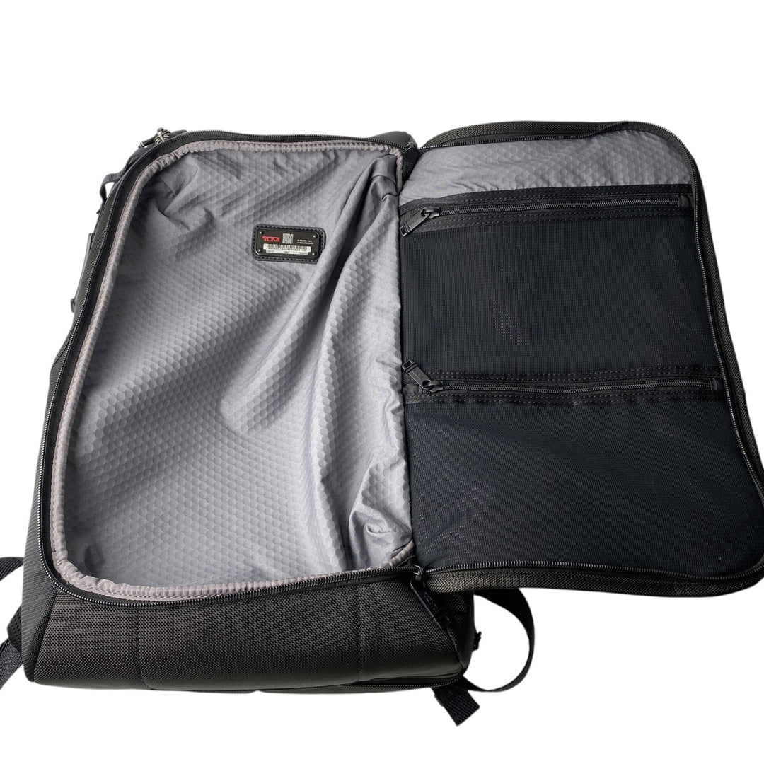 新品同様 トゥミ TUMI メンズ ALPHA BRAVO デトリックバックパック リュック ポーチ付き