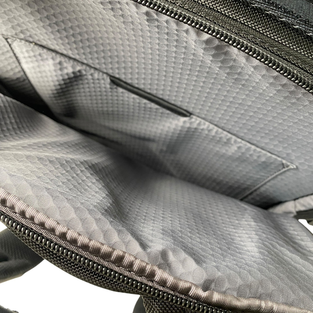 新品同様 トゥミ TUMI メンズ ALPHA BRAVO デトリックバックパック リュック ポーチ付き